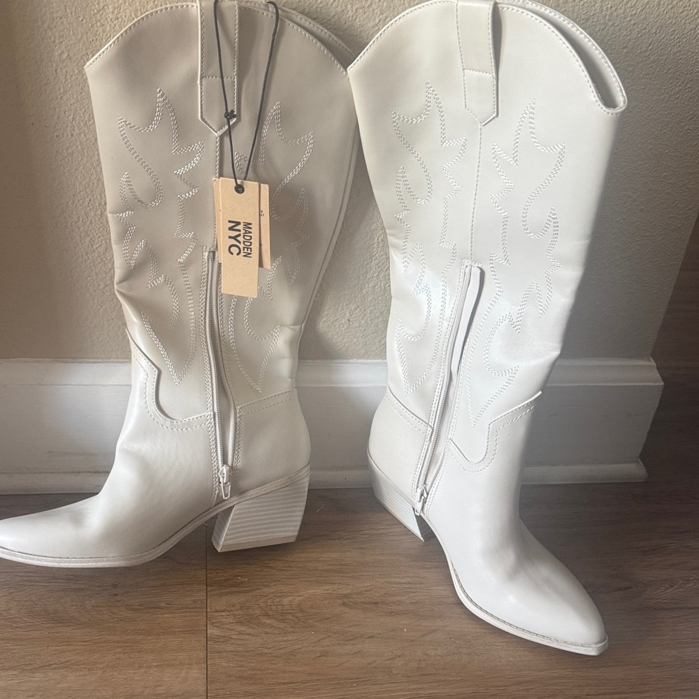 Chic Cream  Western Boots